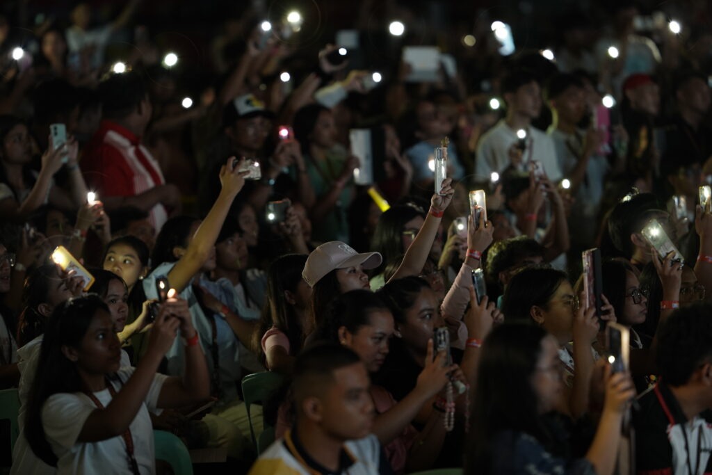 Globe Brings Learning, Music and Inspiration